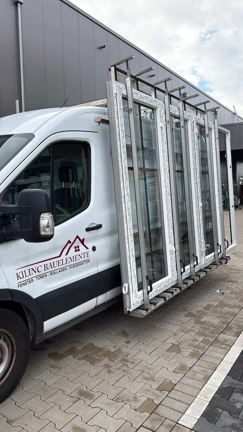 Unser Transporter mit neuen Fenstern